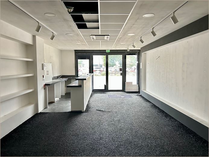 Location Commerce/boutique 90 m² non divisibles