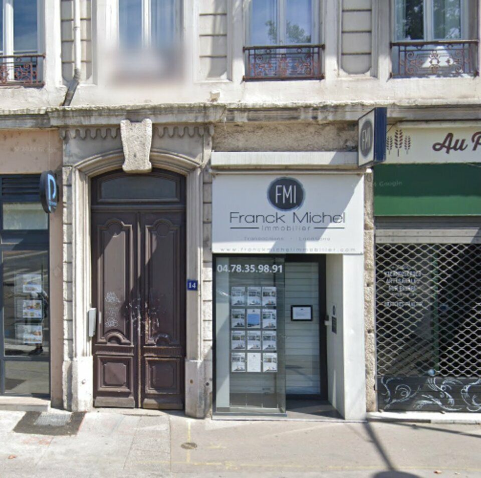 Location local commercial 32.88 m² non divisibles