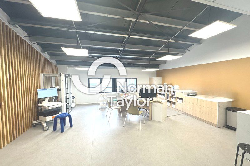 Location bureaux 75 m² divisibles à partir de 37.3 m²