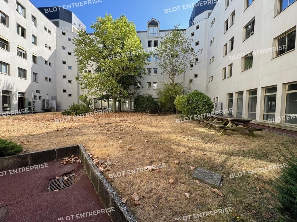 Vente bureaux 100 m² non divisibles