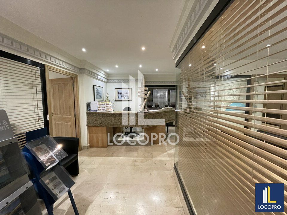 Location local commercial 154.41 m² non divisibles