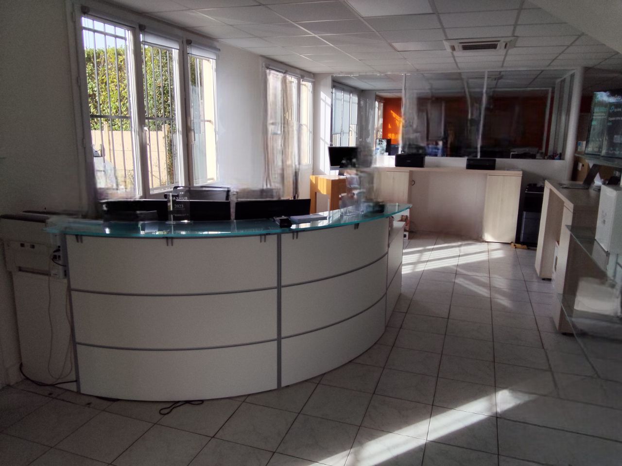 Vente local 340.00 m² à COUZEIX