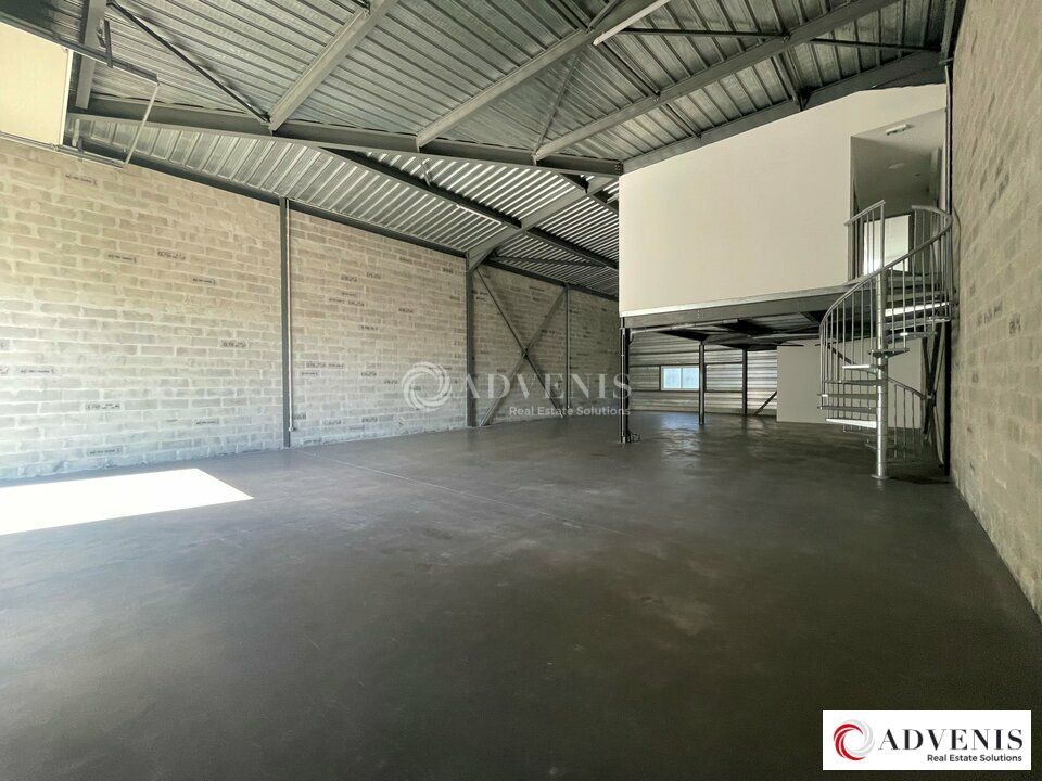 Location local d''activites 310 m² non divisibles