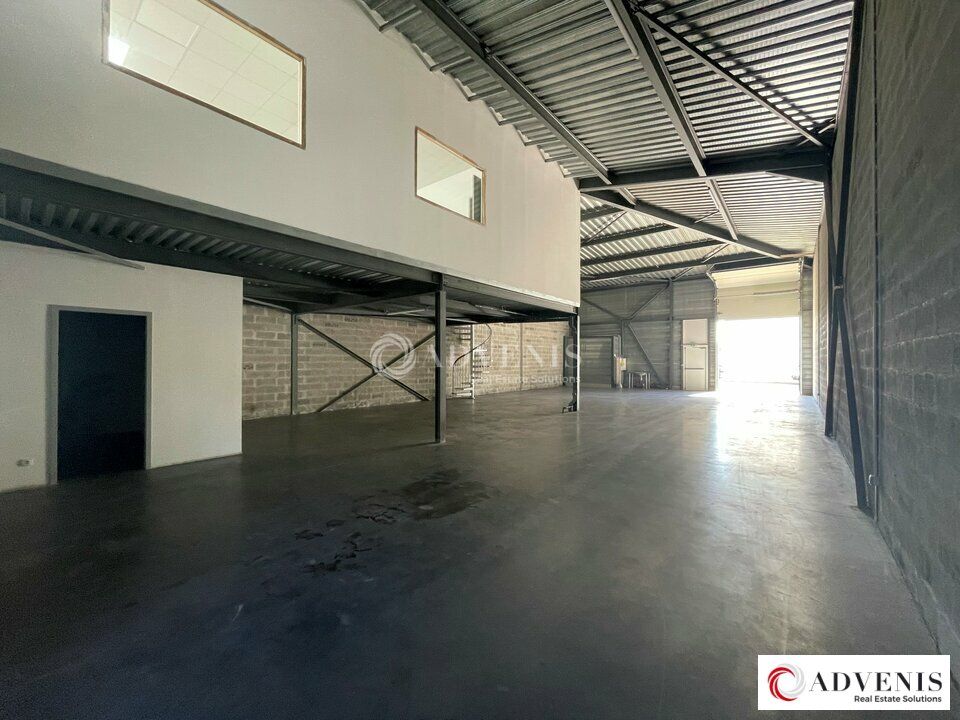 LOCAL D'ACTIVITE A LOUER - LE TAILLAN MEDOC