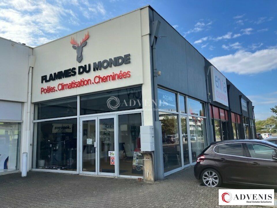 Location local commercial 208 m² non divisibles
