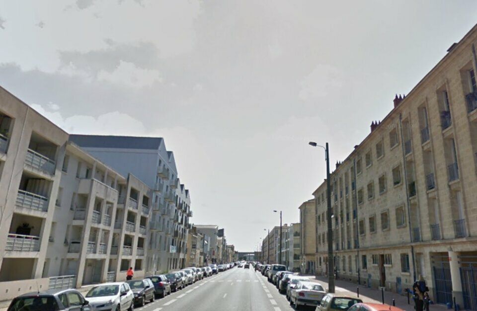 Local d'activité / commercial de 689 m² entre les Chartrons et Bacalan