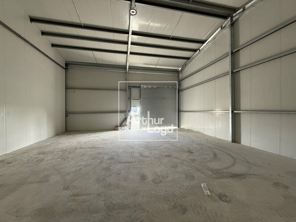 LOCAUX NEUFS - LOCATION - SAINT GERMAIN LAVAL