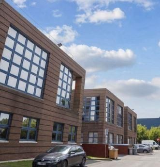 Location bureaux 718 m² divisibles à partir de 100 m²