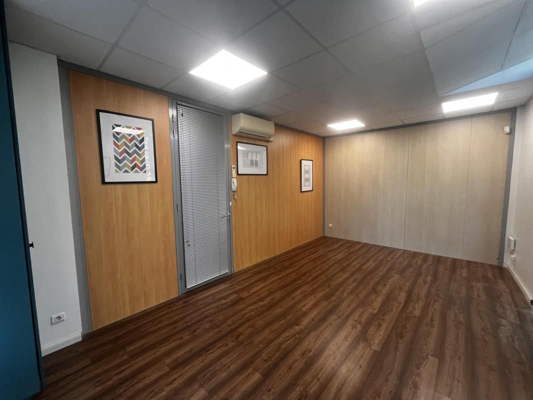 Location bureaux 63 m² divisibles à partir de 28 m²