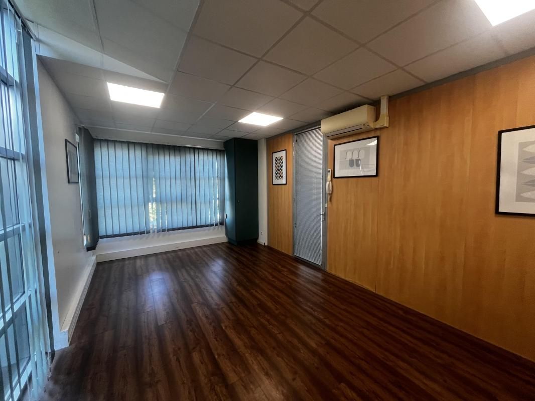 Location bureaux 63 m² divisibles à partir de 28 m²