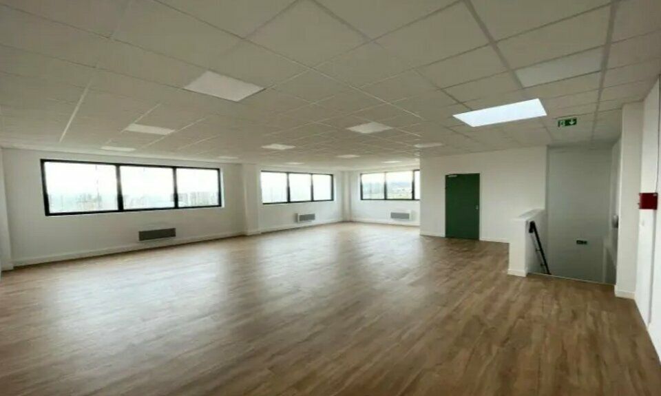 Activité/Entrepôt à vendre - 21993 m²