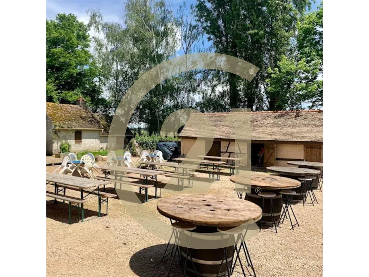 Vente local 280.00 m² à CHALON SUR SAONE