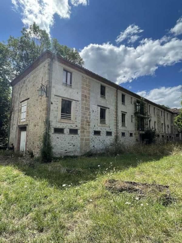 Location entrepôts 1000 m² non divisibles