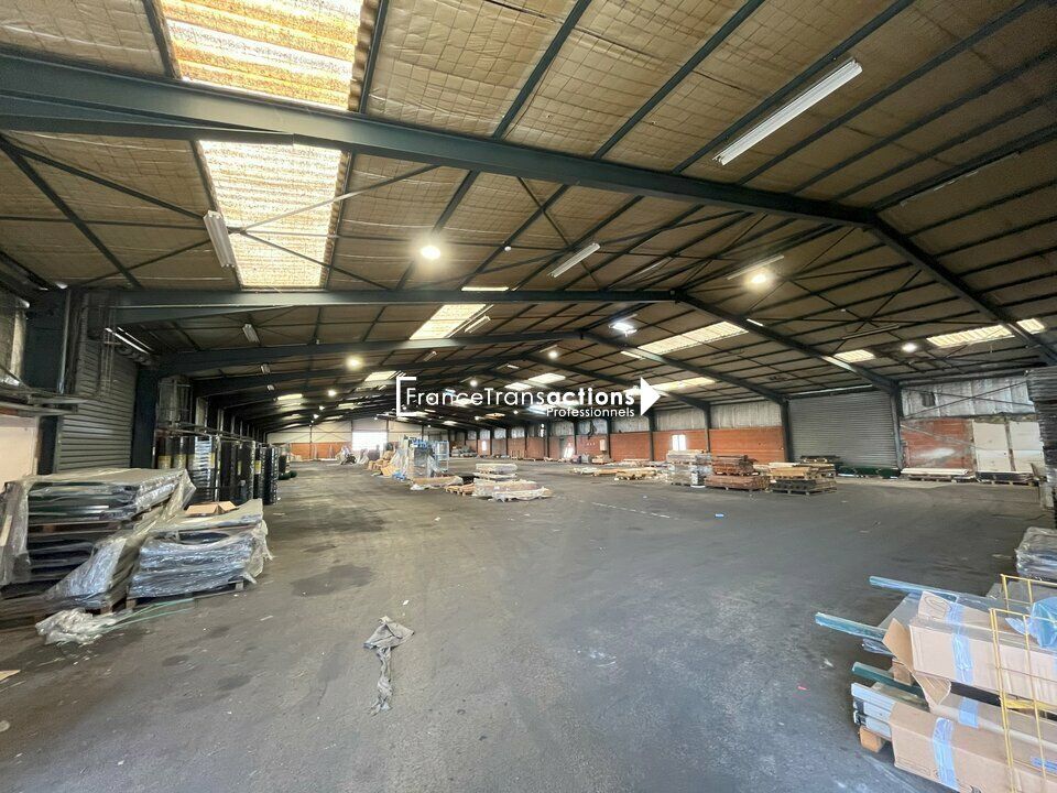 A LOUER LOCAUX COMMERCIAUX 240 à 6500 m² PORTET-SUR-GARONNE