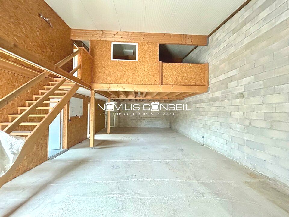 Location local d''activites 188.2 m² non divisibles