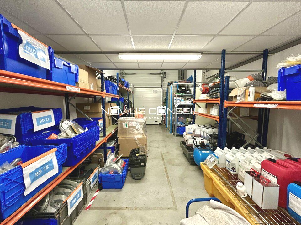 Location activité/entrepôt - 306 m²