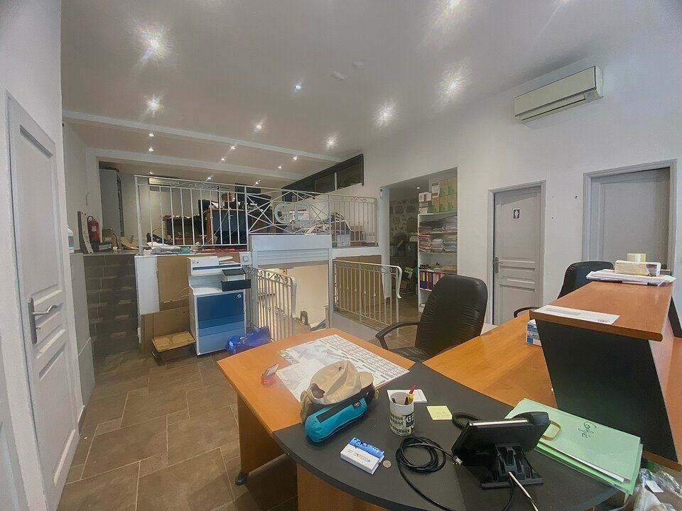Location local commercial 130 m² non divisibles