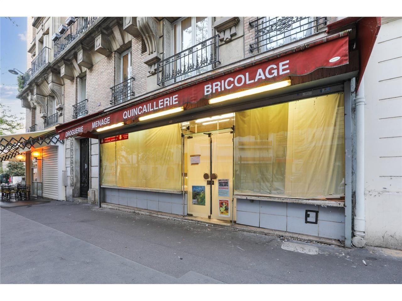 Location boutique 98 m² à Paris