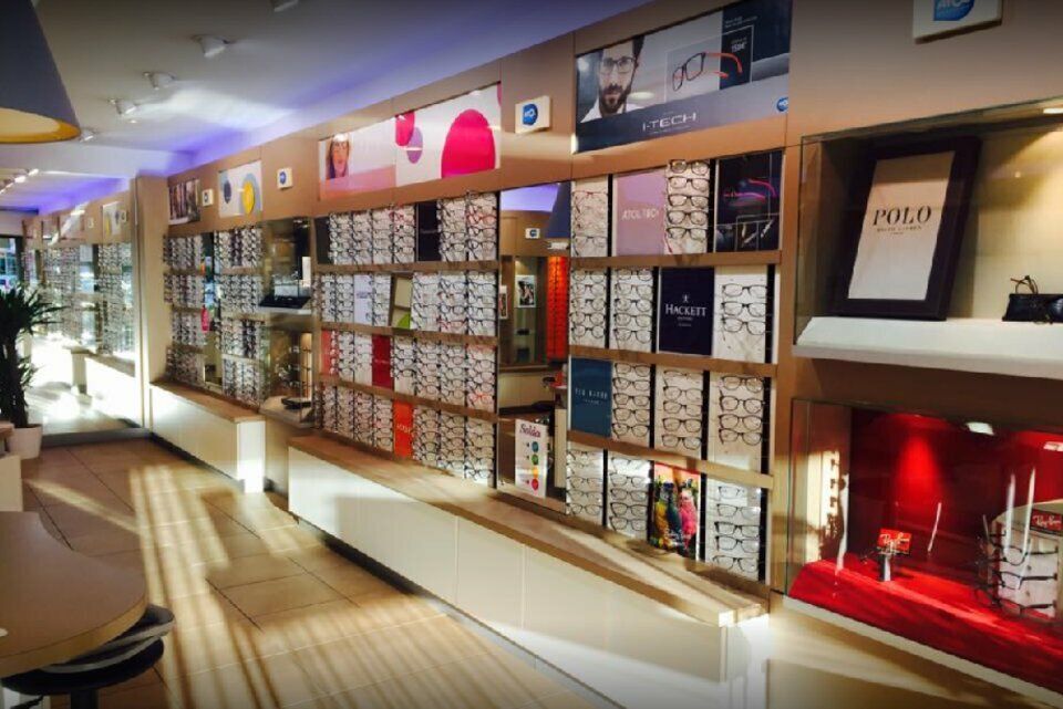 Valoris Real Estate vous propose une opportunité unique pour les entrepreneurs et commerçants&#8239;! Ce local de 138,32 m², en emplacement stratégique sur l'Avenue Franklin Roosevelt, offre une visibilité optimale grâce à sa vitrine spacieuse.