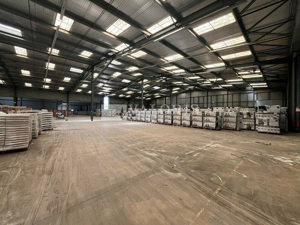 VALORIS MEDITERRANEE vous propose à la location un bâtiment indépendant sur son terrain,  idéalement situé au coeur des Milles.