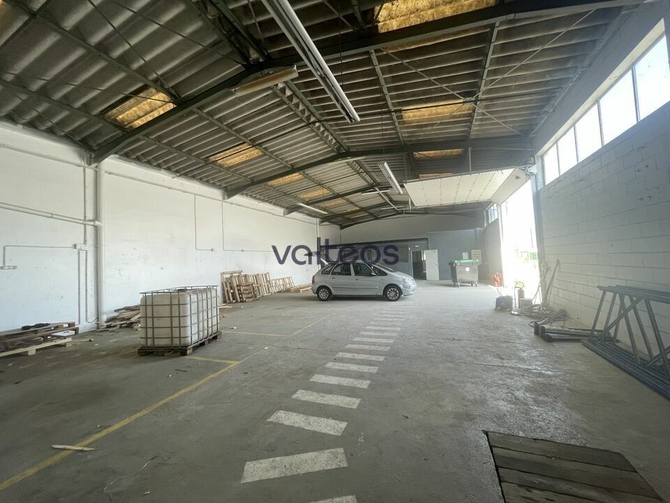 Location local d''activites 415 m² non divisibles