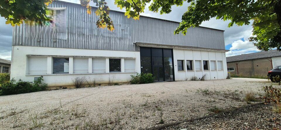 Location local d''activites 800 m² non divisibles