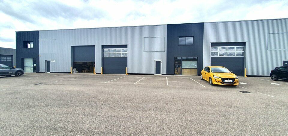 Location local d''activites 370 m² non divisibles