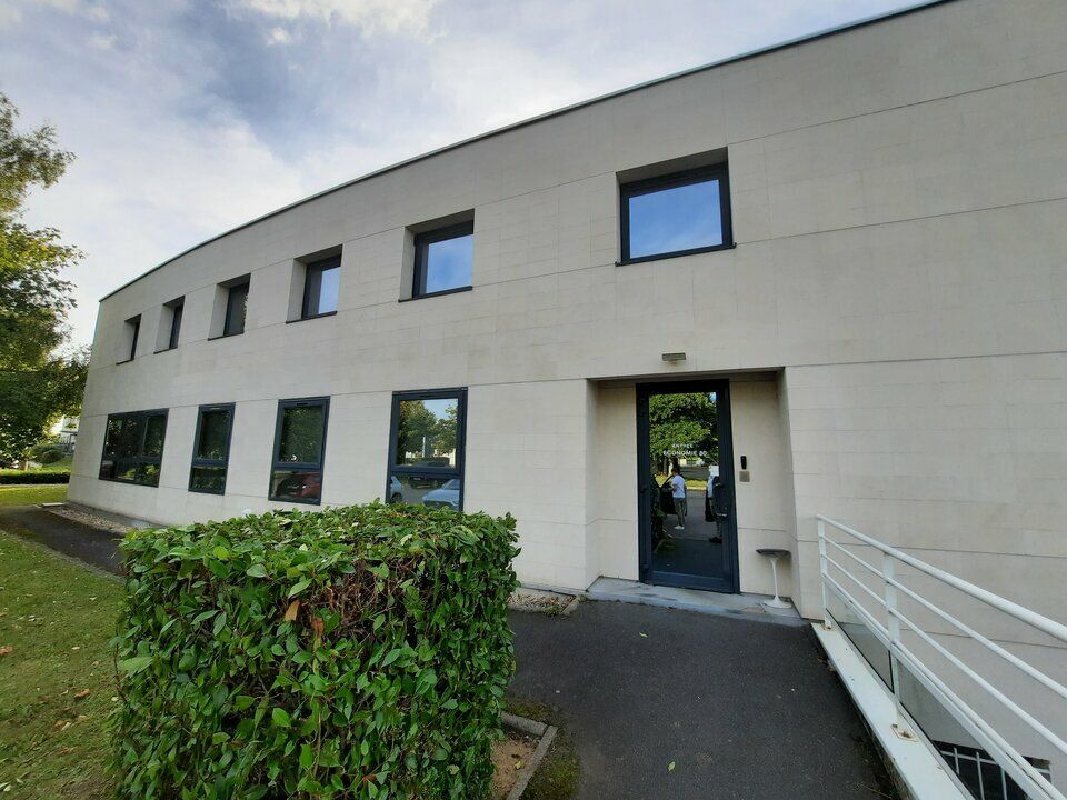 Location bureaux 423.6 m² divisibles à partir de 147.6 m²