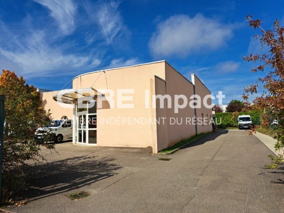 Location local d''activites 373 m² non divisibles