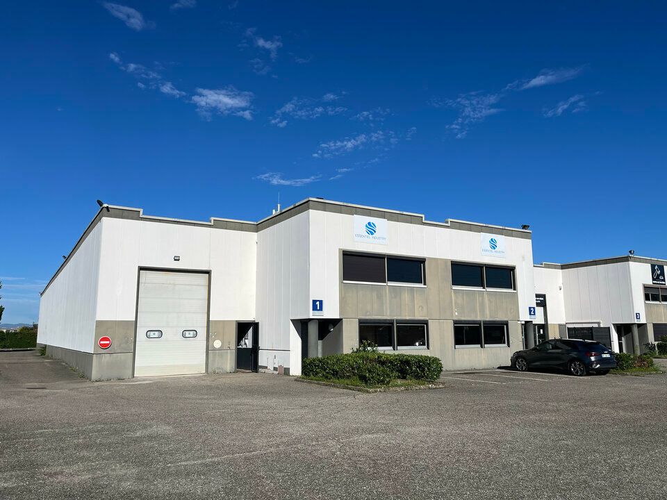 Location local d''activites 605 m² non divisibles