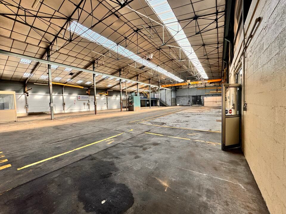 TOURS EST SAINT-PIERRE LOCAUX D'ACTIVITES A VENDRE A PARTIR DE 240 M² AVEC PARKINGS