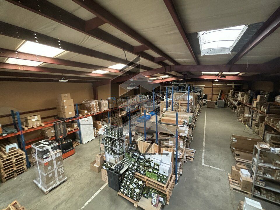 Vente local d''activites 1015 m² non divisibles