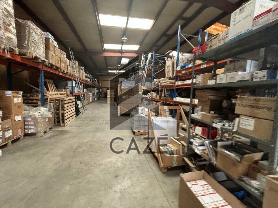 ENTREPÔT A VENDRE
