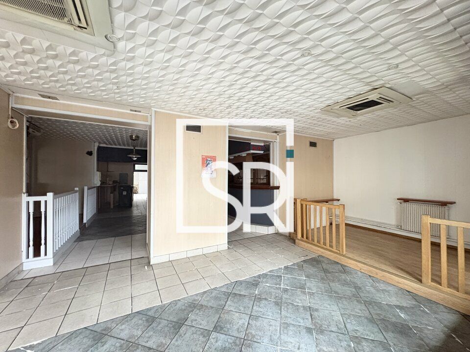 Location local commercial 160 m² non divisibles