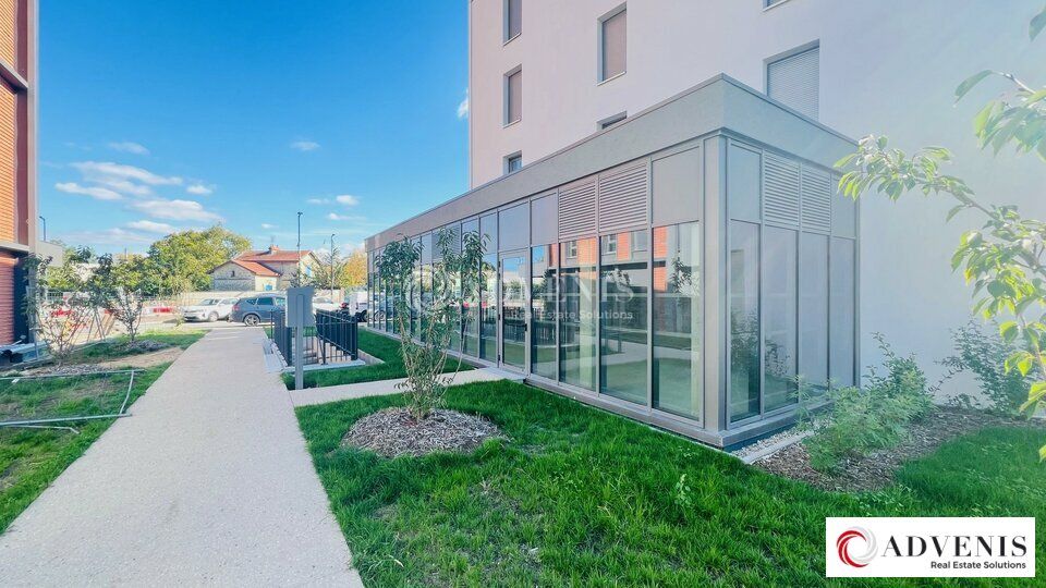 A LOUER - LOCAL COMMERCIAL - 147 M²