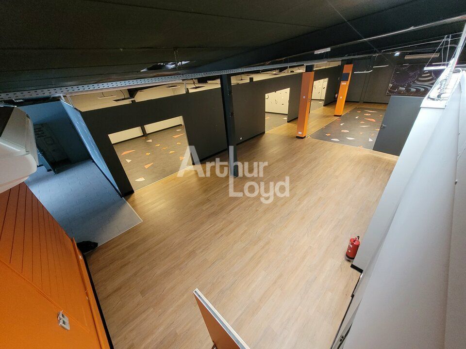 Location local commercial 493 m² non divisibles