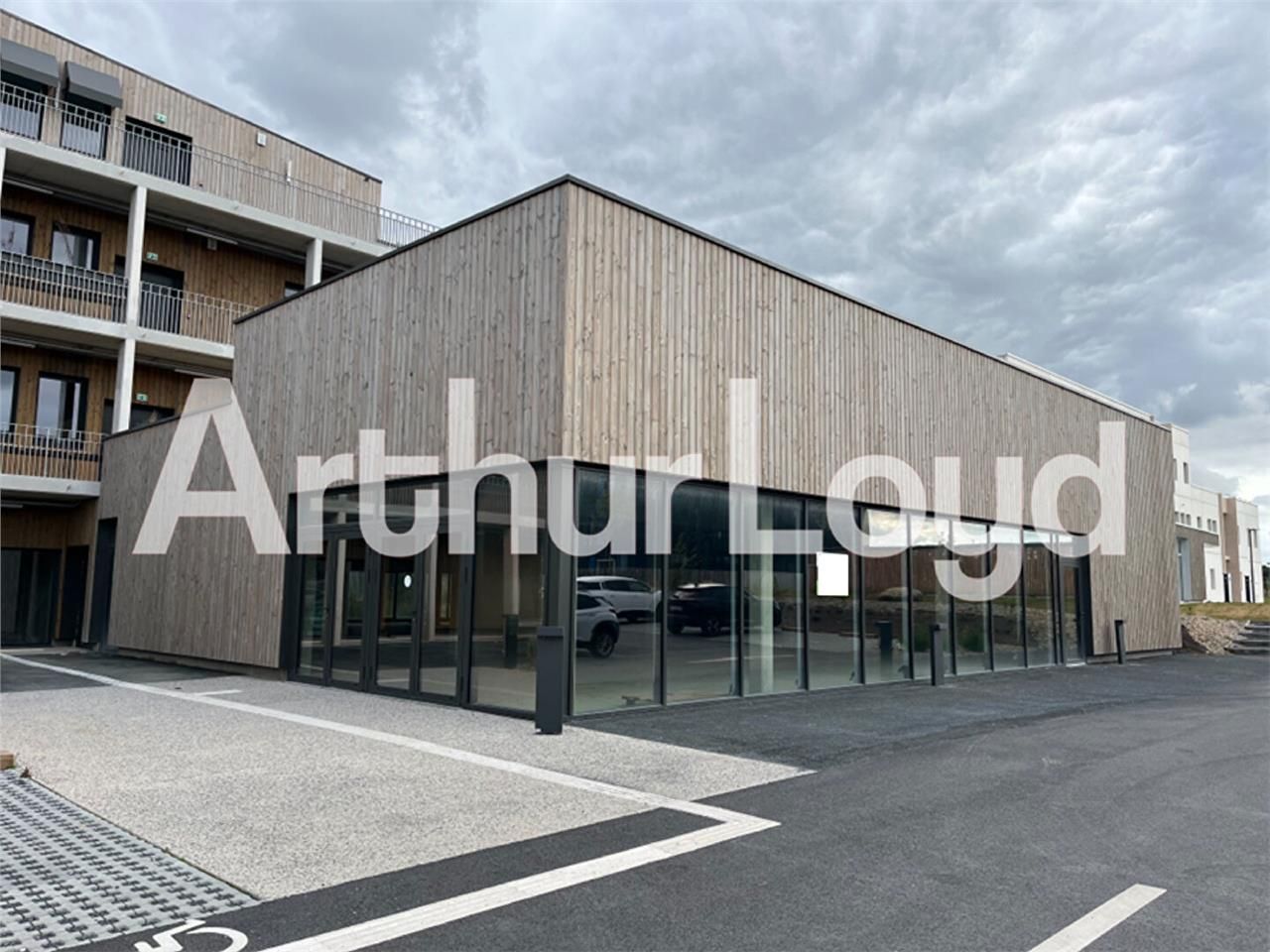 Vente bureaux 526.00 m² à EPRON