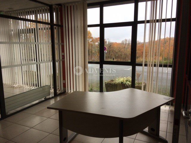 Location bureaux 335 m² divisibles à partir de 195 m²