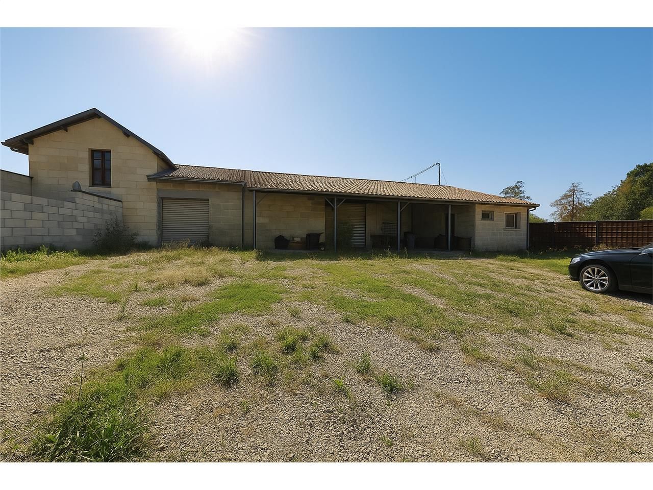 Location local 200.00 m² à AMBARES ET LAGRAVE