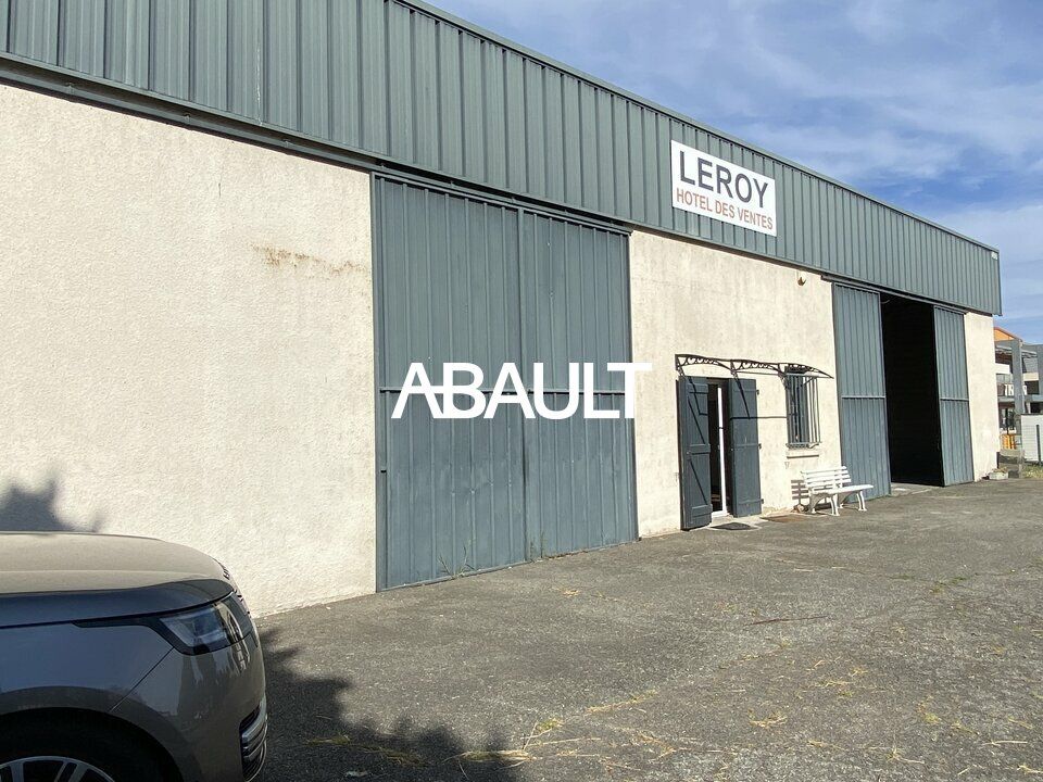 A LOUER LOCAL D ACTIVITE A SAINT ALBAN AU NORD DE TOULOUSE BATIMENT SOL D'ENVIRON 1200m²