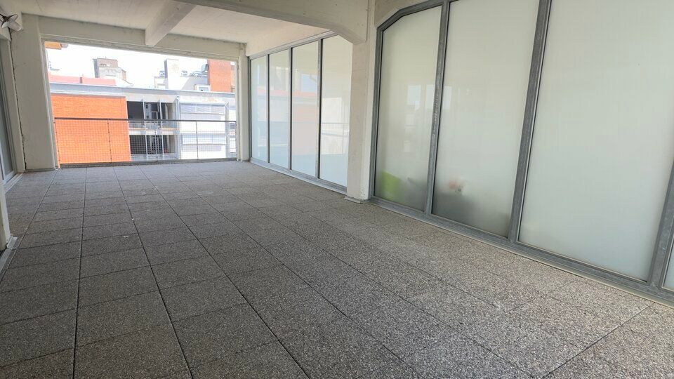 Bureaux à la vente et à la location Quartier Coop à Strasbourg classés ERP - accès extérieur avec terrasse