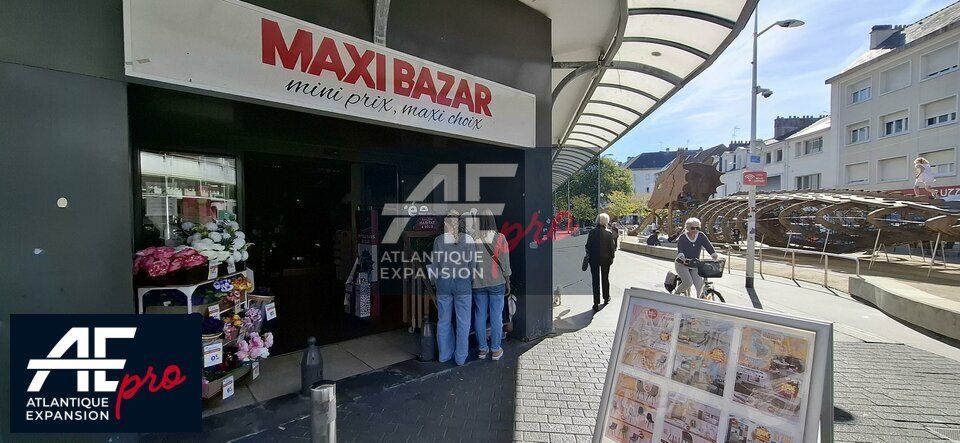 RARE Local Commercial d'angle 1400m² en centre-ville de Saint-Nazaire 