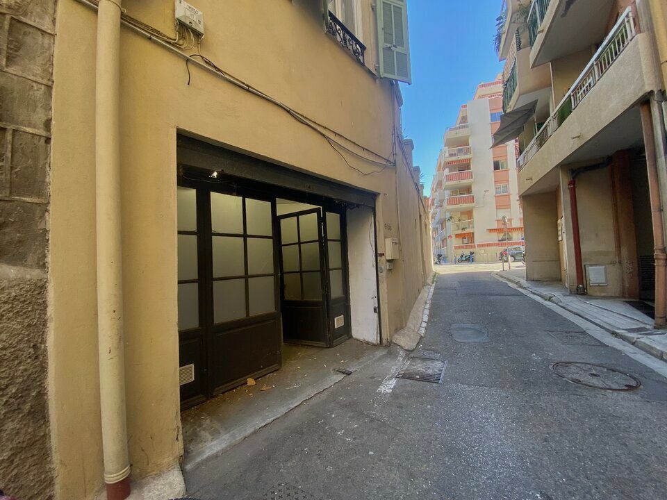Location local d''activites 80 m² non divisibles