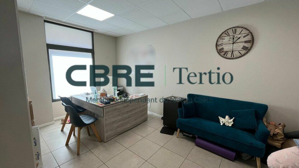 LOCAL PROFESSIONNEL / PLACE DE LA MAIRIE SAINT-PIERRE-DES-CORPS