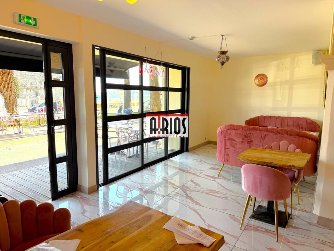 Location local commercial 145 m² non divisibles