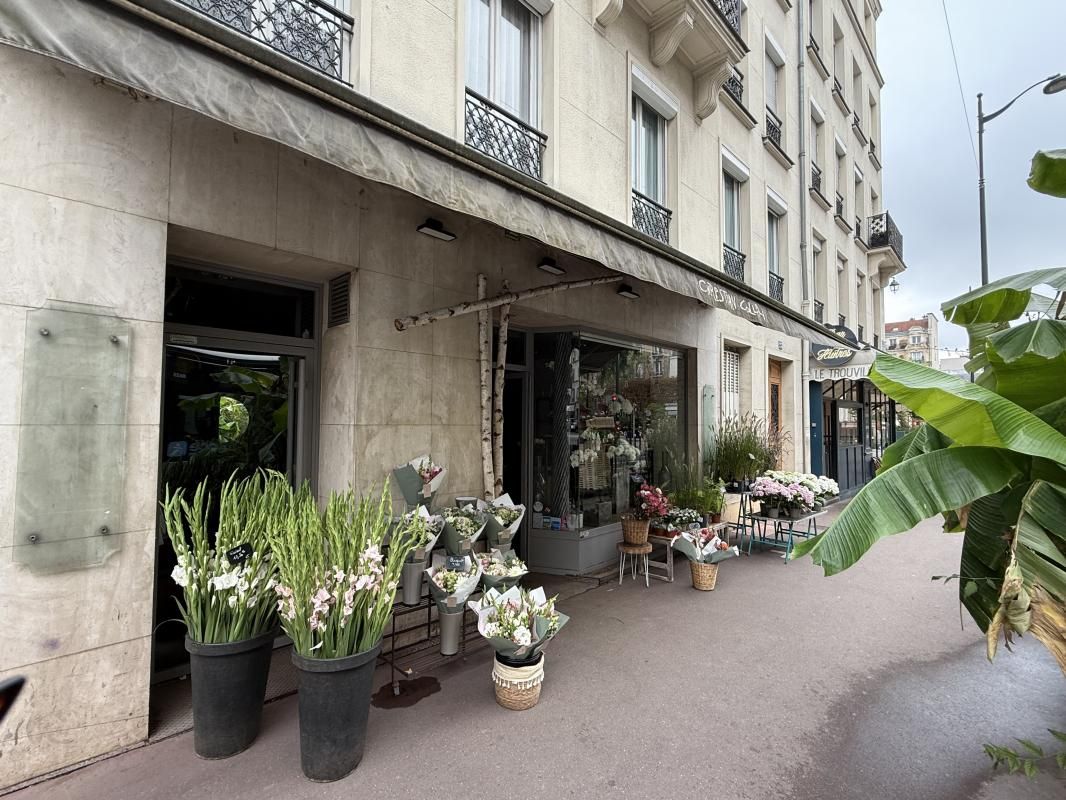 Location local commercial 49 m² non divisibles