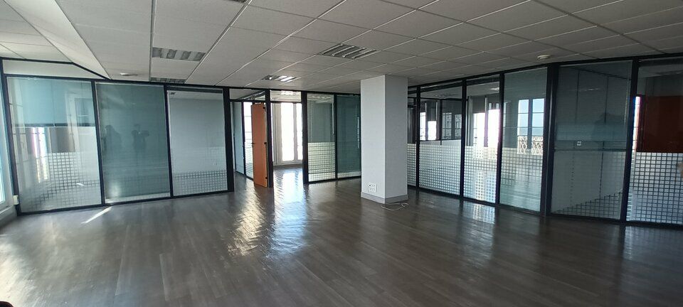 Beaux bureaux - Vue mer - Emplacement exceptionnel.