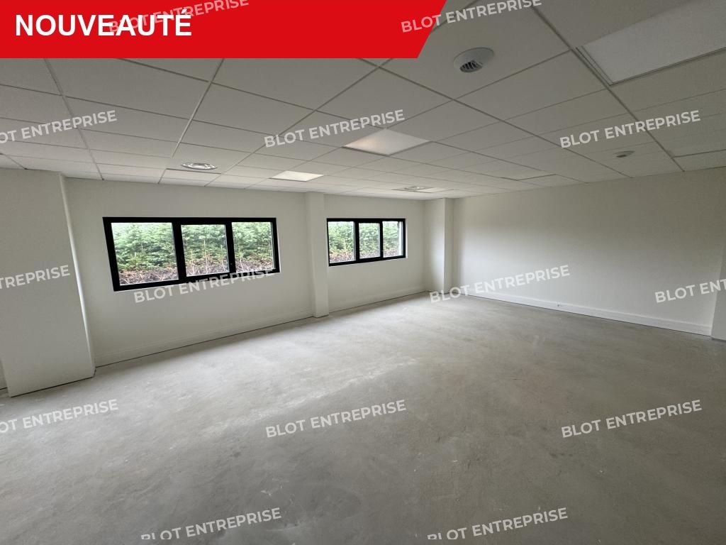 Location entrepôts 365 m² non divisibles