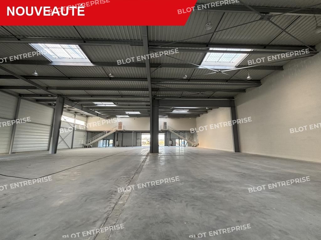 Location entrepôts 342 m² non divisibles