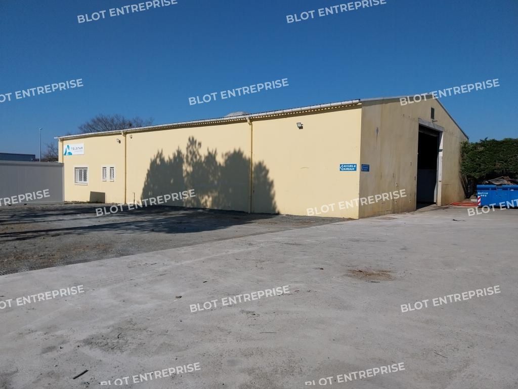 Location entrepôts 620 m² non divisibles